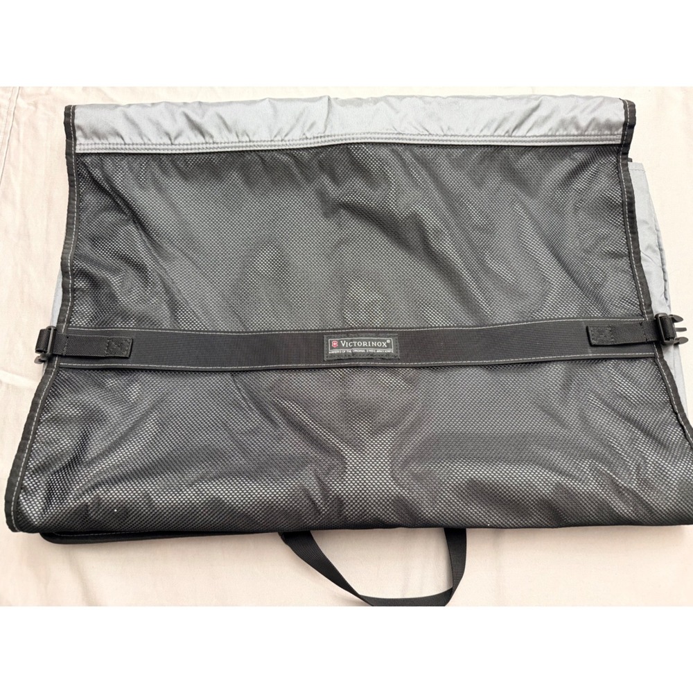 Victorinox Swiss Army Grey Black Tri-Fold Garment Bag Travel Suit Carrier